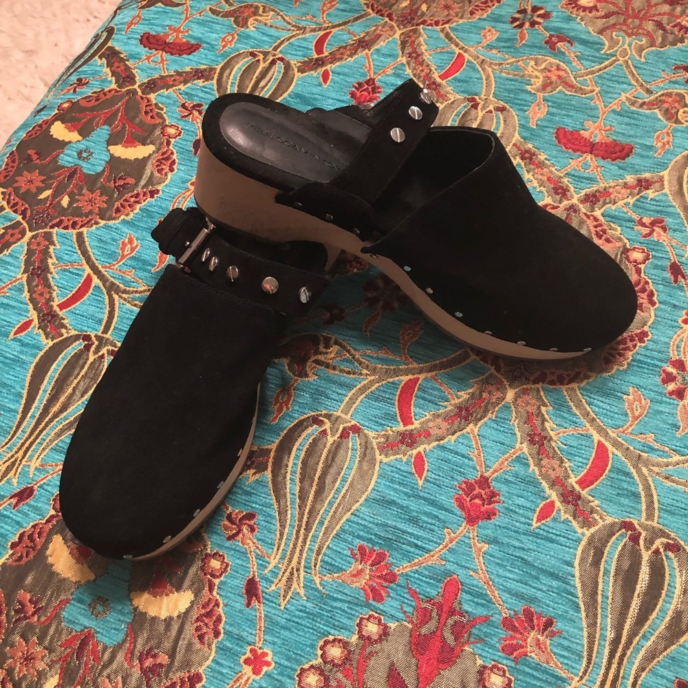 SOLD‼️Rebecca Minkoff black suede clogs